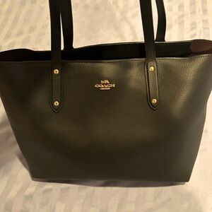 Coach Womans Black Town Tote like New